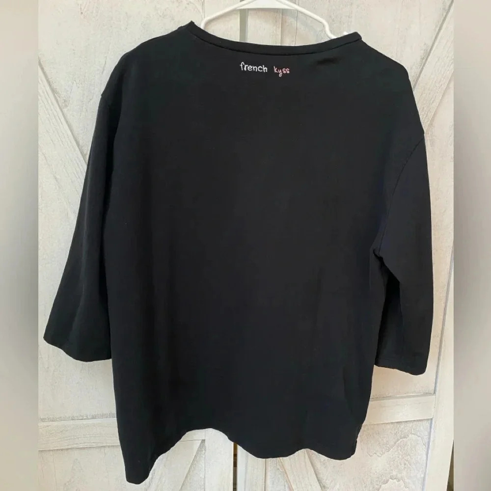 French Kyss Embroidered Lip Graphic Top Women’s XL Novelty Print - Picture 2 of 7